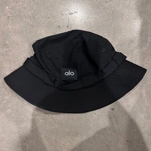 Alo bucket hat BRANDNEW